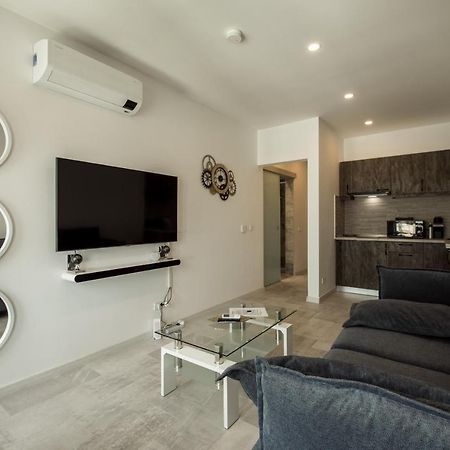 Fancy Penthouse Studio With Lakeview W10 Bucarest Exterior foto